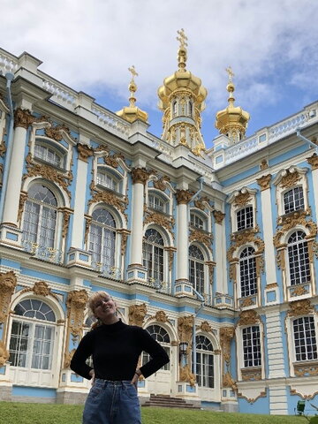 Tori in front of Catherine Palace in Pushkin (Tsarskoye Selo), 2019