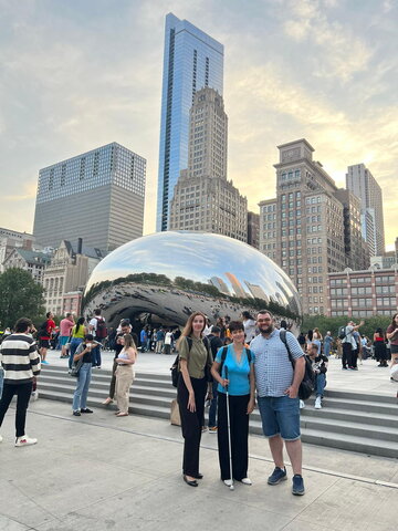 BridgeUSA UAFP participants visit Cloudgate